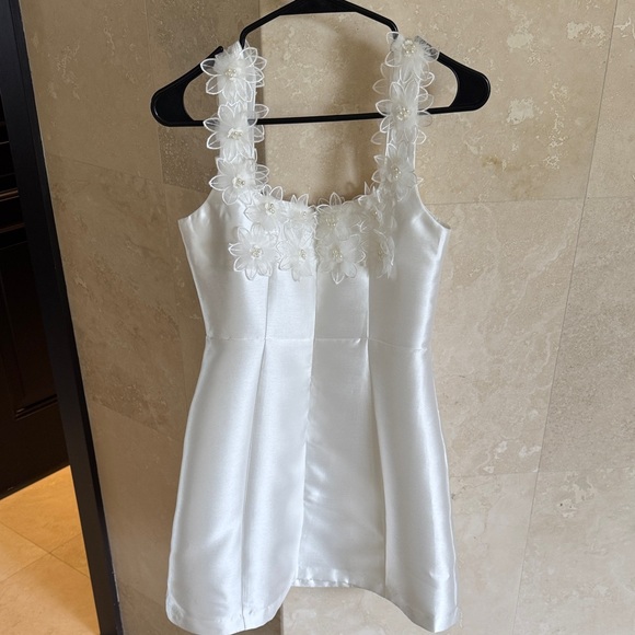 Elliatt White Floral Mini Dress - Picture 3 of 5